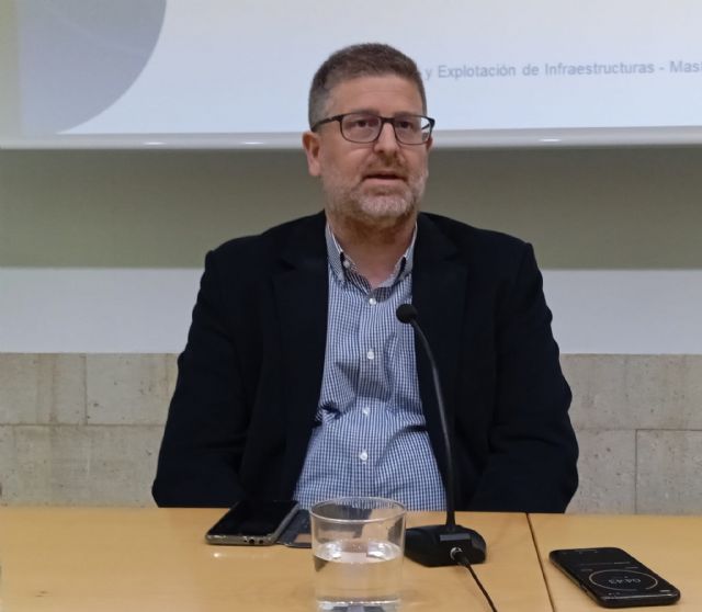 Los expertos ferroviarios convocados por Cartagena Siempre auguran que el AVE no llegará hasta el 2032