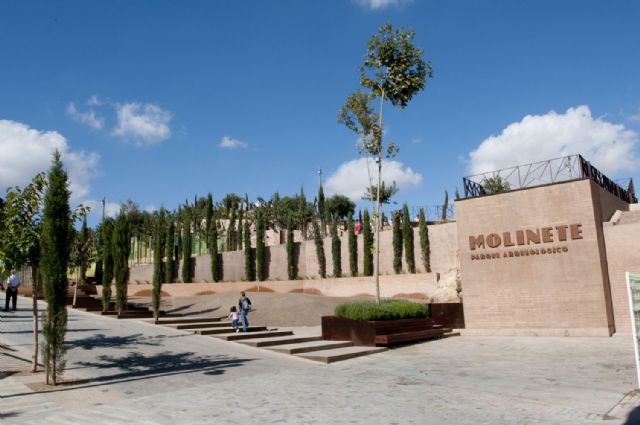 Comienzan las obras de conservación del parque de la cima del Molinete