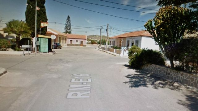 Los vecinos de San Isidro informan a MC de las necesidades de la zona en materia de seguridad y prestación sanitaria