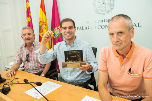 El XIII Cross Minero y V Senderismo Minero dan a conocer el patrimonio del LLano del Beal a traves del deporte