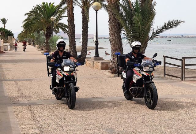 La Policía Local intensifica la vigilancia en las playas con patrullas motorizadas