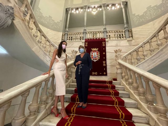 La galilea Lourdes López representa a la Región en Miss Internacional España con traje de cartagenera