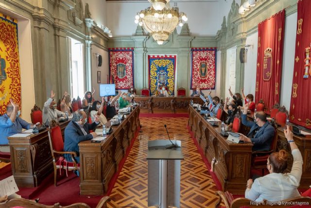 El Ayuntamiento insta al ministerio y a ADIF a cumplir los plazos de licitación del AVE, a la creación de un servicio de cercanías y a garantizar el paso de mercancías mientras duren las obras