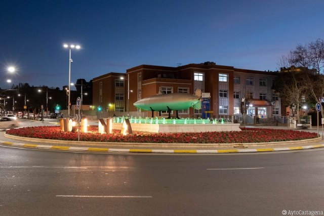 La fuente del Submarino Peral se ilumina de verde para alertar de las consecuencias irreversibles del consumo de alcohol durante el embarazo