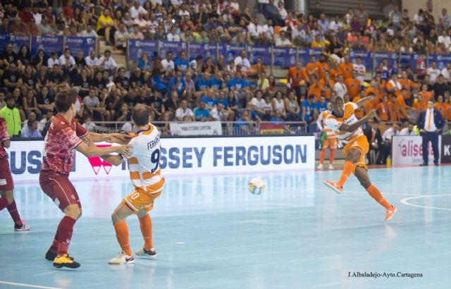 El Plasticos Romero Cartagena FS estreno la pista del Palacio de Deportes con un epico empate a tres ante El Pozo Murcia