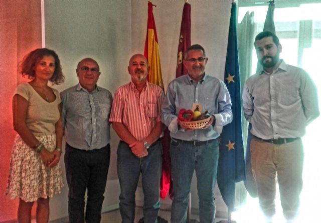 Visita de la Cofradía de San Ginés de la Jara al Alcalde de la Unión
