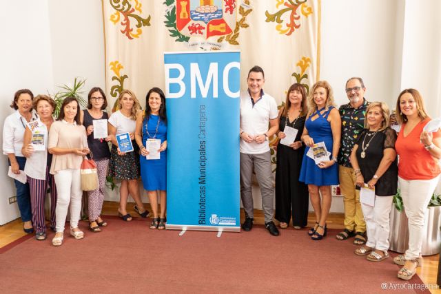 Los clubes de lectura de las bibliotecas municipales viajan a Oviedo a los Premios Princesa de Asturias
