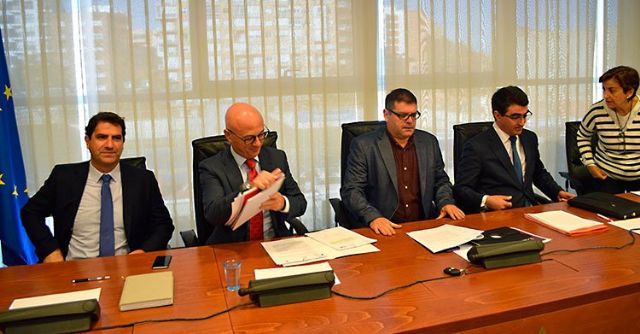 Cs arremete contra Industria por el incumplimiento de la enmienda para el traslado del Depósito Franco a Los Camachos