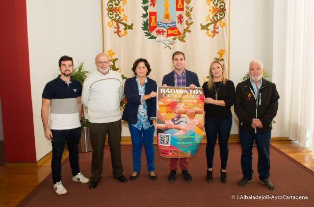 El Club Badminton Cartagena organiza un torneo benefico contra la Fibrosis Quistica