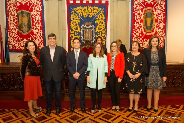 Cinco nuevos funcionarios toman posesion en el Palacio Consistorial