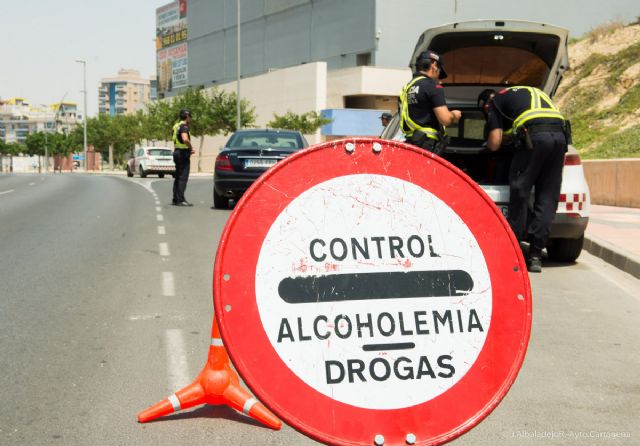 La Policia Local pone en marcha una campaña especial de trafico para detectar el alcohol al volante