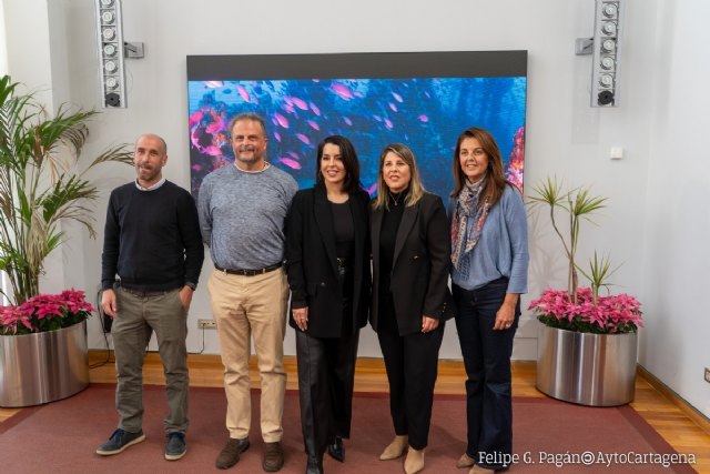 La artista Ruth Lorenzo, embajadora de los Centros de Buceo de la Región