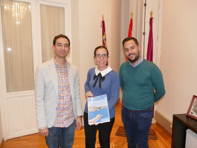 El compositor cartagenero Javier Pérez Garrido dona una obra inédita al Ayuntamiento