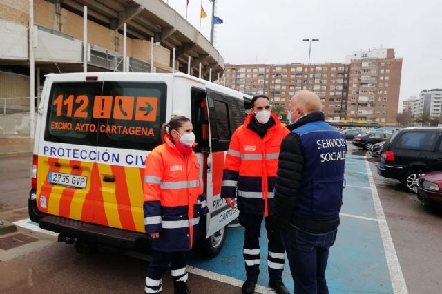 Servicios Sociales refuerza la protección contra el frio a personas sin hogar y a mayores solos