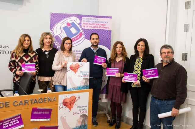 Igualdad enseña a las parejas jóvenes que, Si te sientes ahogada... No es amor