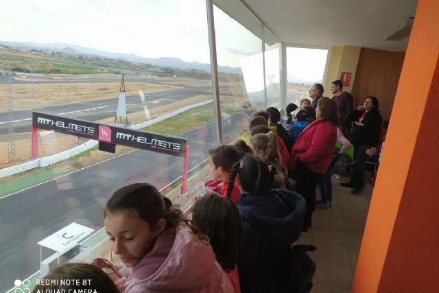 Escolares del CEIP José María de la Puerta visitan el Circuito de Velocidad