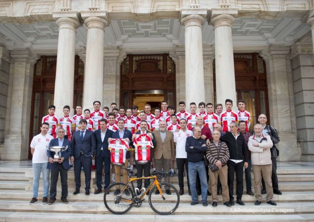 El Club Ciclista Cartagena presento a sus equipos Juvenil y Cadete