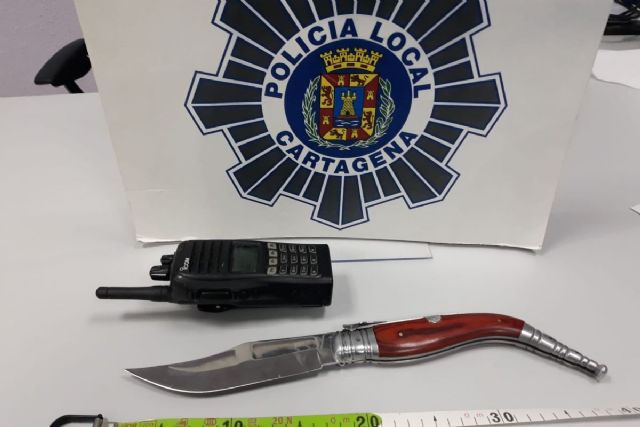 Agentes de la Policía Local de Cartagena intervienen en una riña una navaja