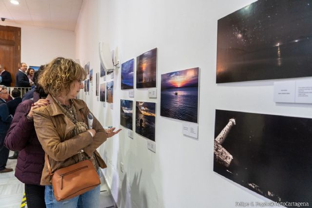 La I muestra fotográfica ´Mariana Pérez´ resalta la importancia del mar en el trabajo de los astilleros