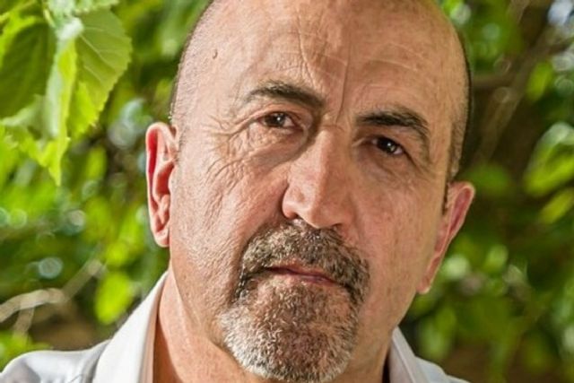 Presentación de ´Algo pasa en el mundo´, de Miguel Sánchez Robles, obra ganadora del Premio Torrente Ballester 2019 en el Luzzy