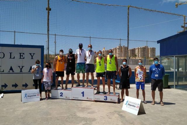 Playa Paraíso acoge el inicio de la liga federada de voley playa