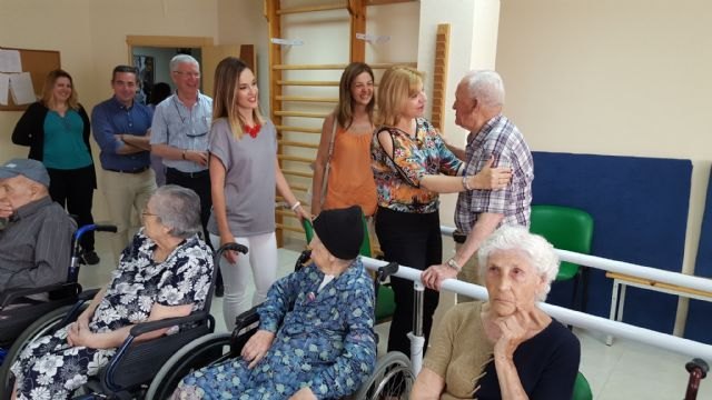 Familia aumenta un 65 por ciento las plazas para atender a personas mayores en Cartagena