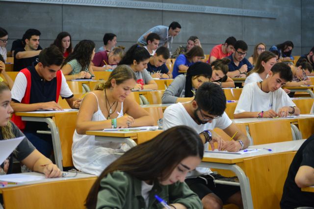 Un millar de preuniversitarios se examina desde mañana en la UPCT de la última EBAU de septiembre