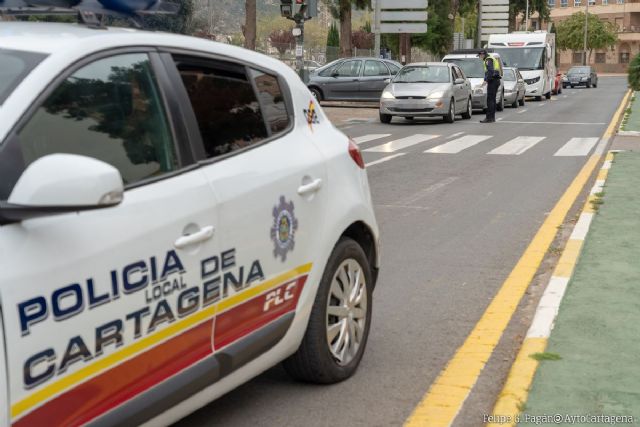 La Policía Local participa en la nueva campaña de tráfico sobre Distracciones al Volante