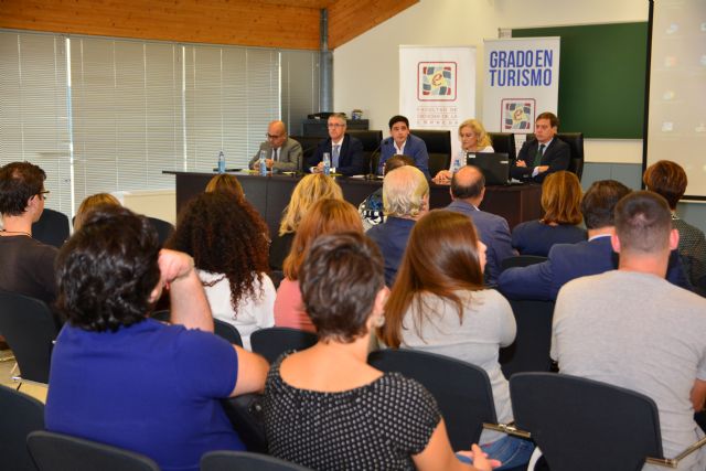 Las empresas del sector turístico ofrecen prácticas a los estudiantes del grado en Turismo de la UPCT