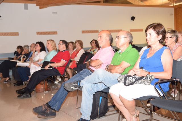 La Universidad de Mayores de la UPCT inicia el curso con medio millar de inscritos en sus aulas