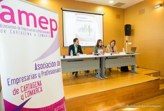 Mujeres emprendedoras de Cartagena conocen la gestion empresarial a traves de unas jornadas