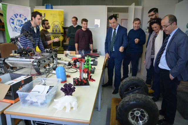 Séneca descubre el 'segway' teledirigido de la UPCT