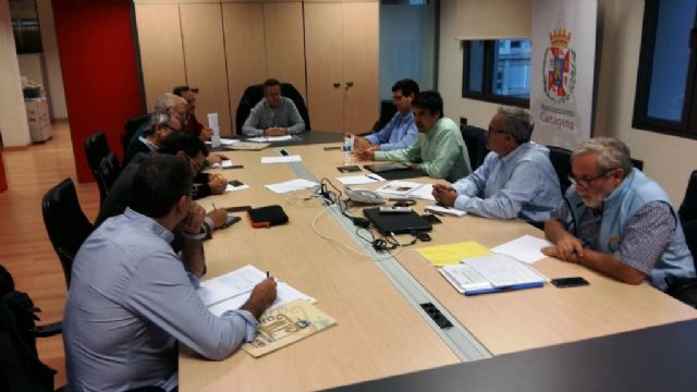 La Mesa de la Movilidad recoge el respaldo social al uso del transporte publico gratuito durante las fiestas