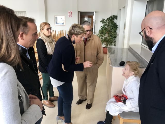 La consejera Noelia Arroyo visita las instalaciones de la Hospitalidad Santa Teresa de Cartagena