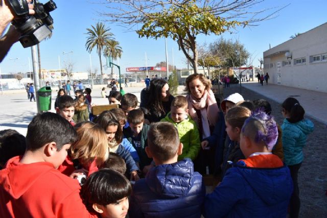 Más de 550 profesores de 50 centros educativos participan este curso en programas de innovación e investigación