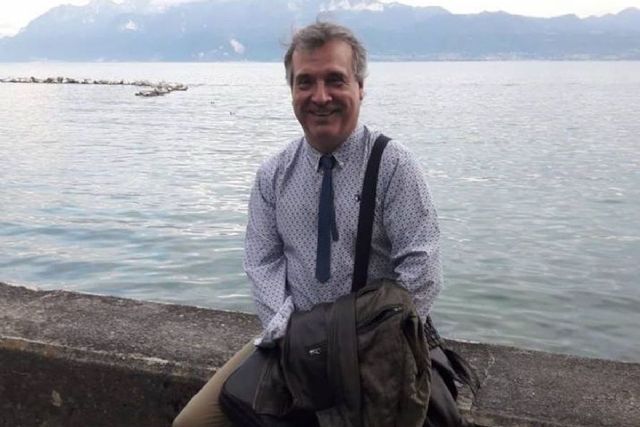 Vicente Cervera Salinas presenta una edición especial del poemario ´De Aurigas Inmortales´ con motivo del 25 aniversario de su publicación