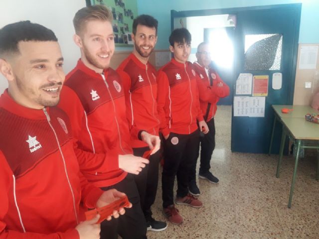 Los colegios Antonio Ulloa y Cuatro Santos abren las aulas al Jimbee Cartagena Fútbol Sala