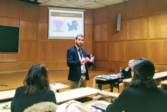 El criminólogo Víctor J. Navarro ha participado esta mañana en el VIII Congreso Internacional de Tecnología, Ciencia y Sociedad