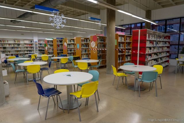 Tres bibliotecas municipales renuevan su mobiliario