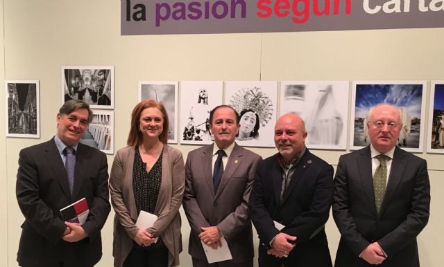 Cultura organiza una exposición en la que 16 fotógrafos muestran 'La Pasión según Cartagena'