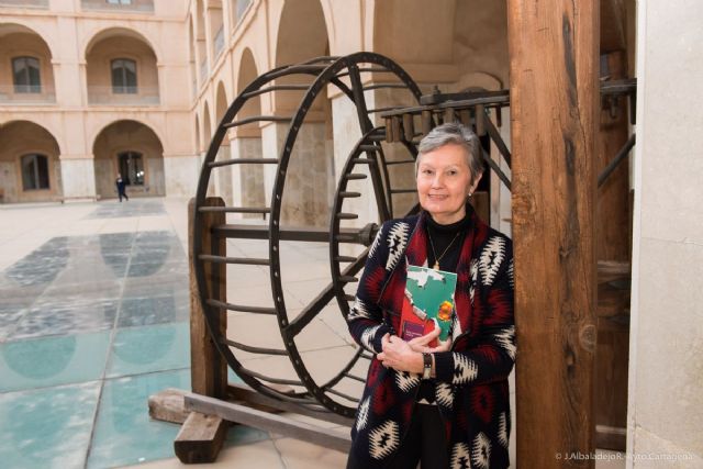 Marinella Terzi acerca a los Premios Hache la representación de las mujeres en el arte