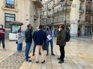 MC respalda a Hostecar frente a la alianza de los gobiernos local y regional que sigue destruyendo empleos