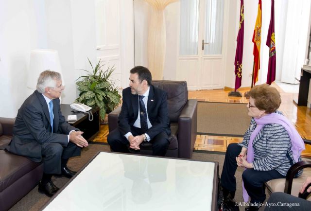 Rafael Morales-Arce realizó con su ponencia un análisis del consumo, la pobreza y el bienestar