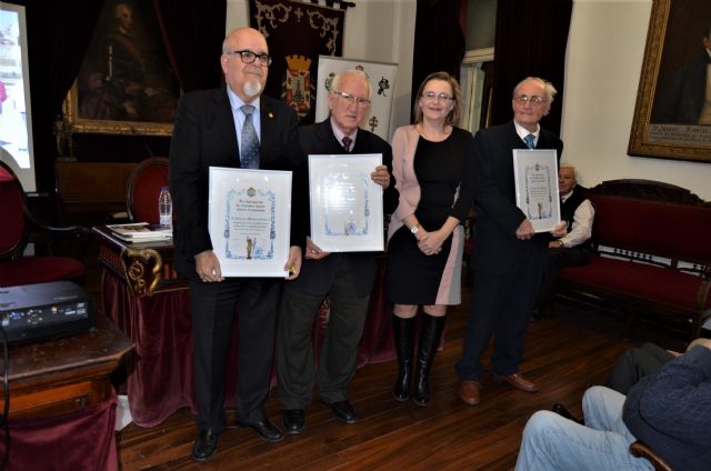Anécdotas y recuerdos de los 75 años del Jesús Resucitado en una mesa redonda