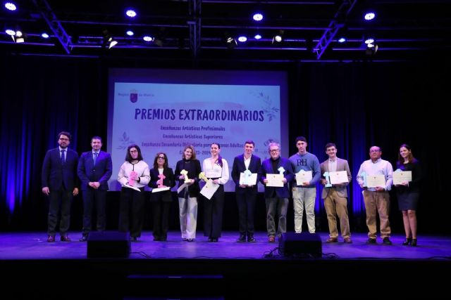 Los Premios Extraordinarios de Enseñanza Artísticas y Educación de Adultos reconocen el talento de 23 alumnos en Cartagena