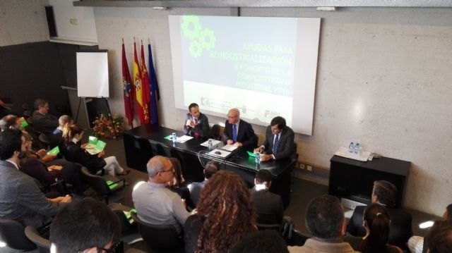 La Comunidad explica a los empresarios de Cartagena cómo acceder a 547 millones de euros del programa de Reindustrialización