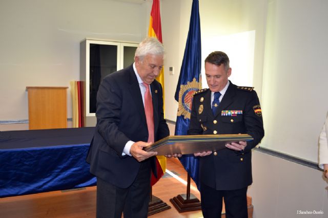 La Policía Nacional, Hermano de Honor del Jesús Resucitado