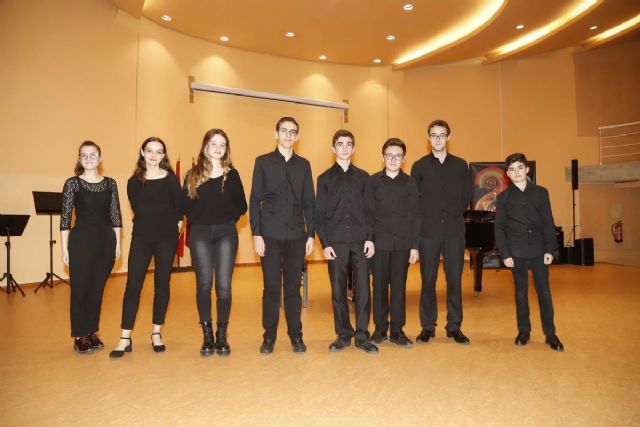 Espectáculo y emoción en la final de cuerda de Entre Cuerdas y Metales