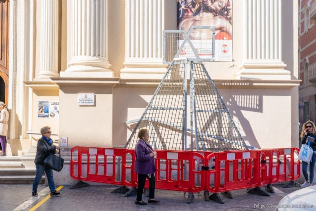 El Viernes de Dolores, Día Grande de Cartagena, comienza a vivirse con los preparativos de la Ofrenda a la Patrona