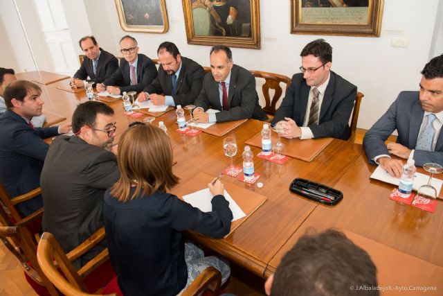 El alcalde da la bienvenida al nuevo rector y equipo directivo de la UPCT